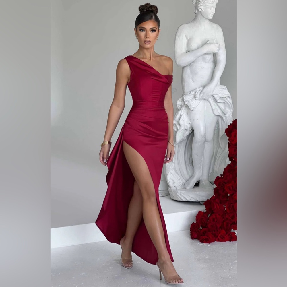 Prom maxi dress. The color is wine